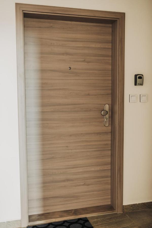 Apartamento Beautiful New Studio, 400M From The Square Plzeň Exterior foto